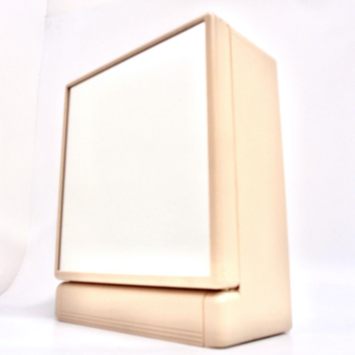 Antiquitäten und Lampenschirme • art der zeit •